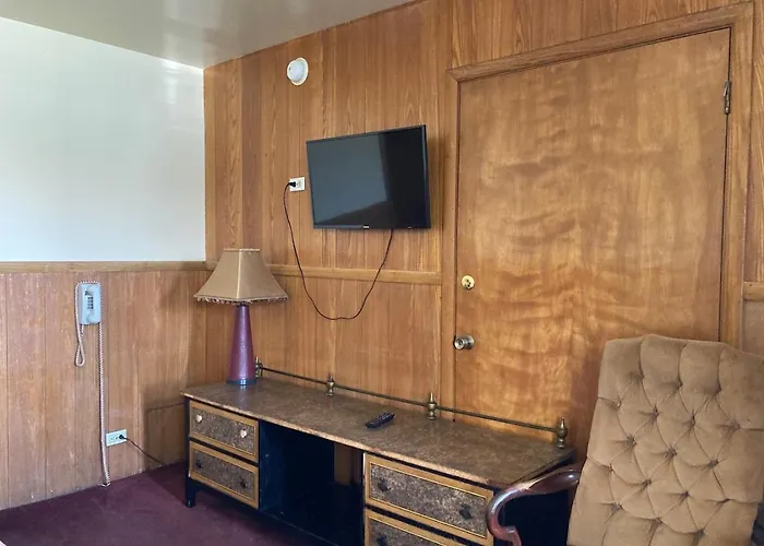 Highland Manor Motel