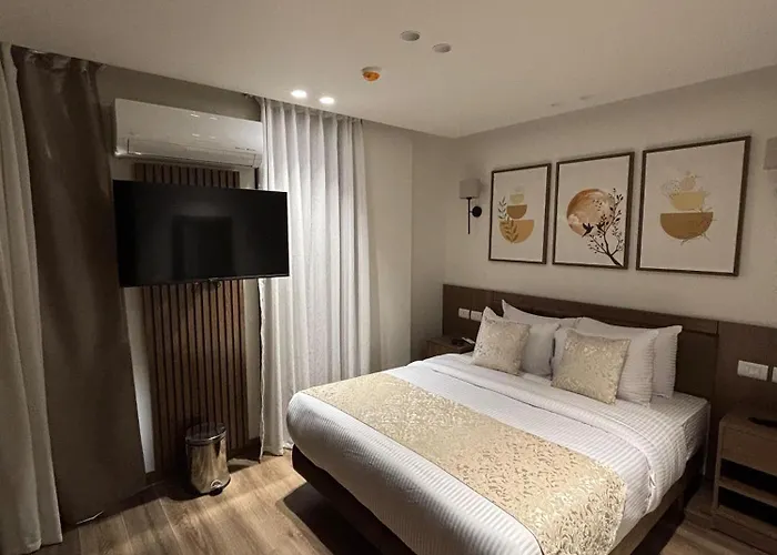 Lake Plaza Luxury Rooms