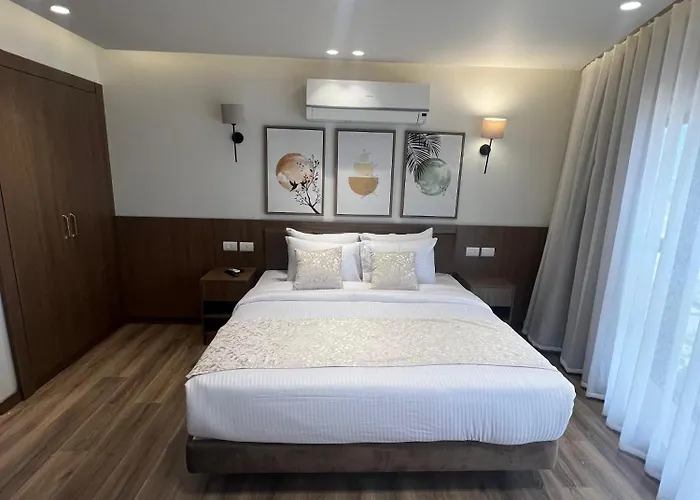 Lake Plaza Luxury Rooms