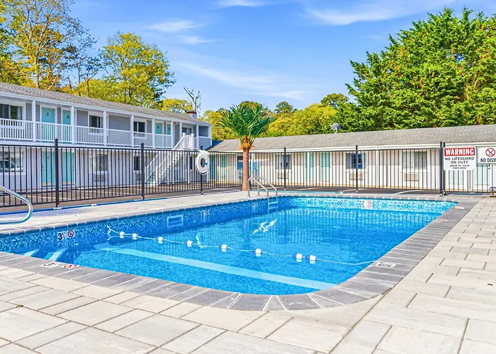 Dennisport Surf Club Boutique Hotel