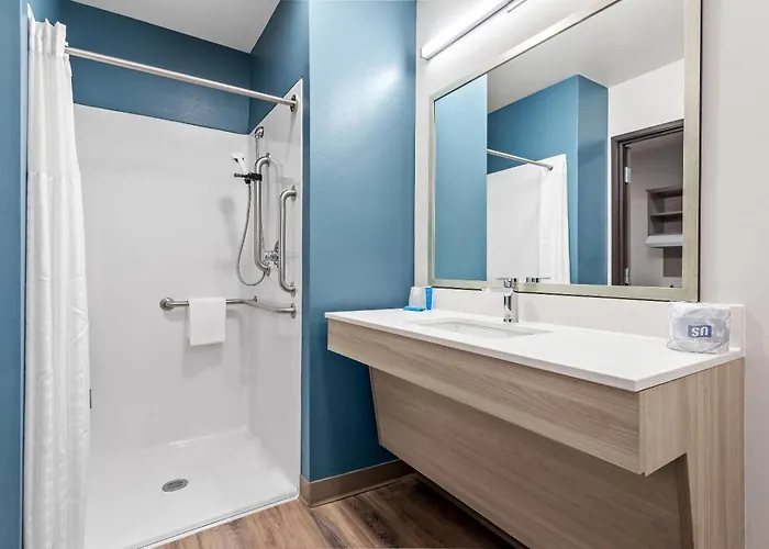Woodspring Suites Lancaster North