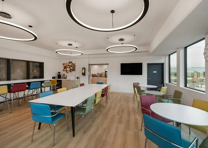 La Quinta Inn & Suites By Wyndham Kelowna Bc