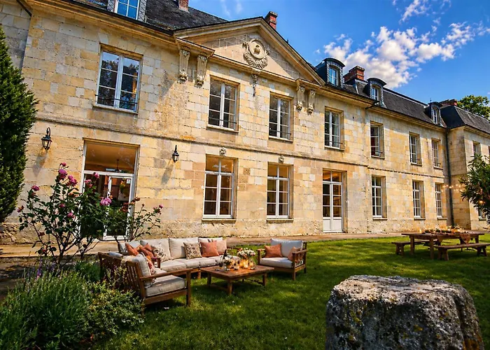 Chateau De Ravenel