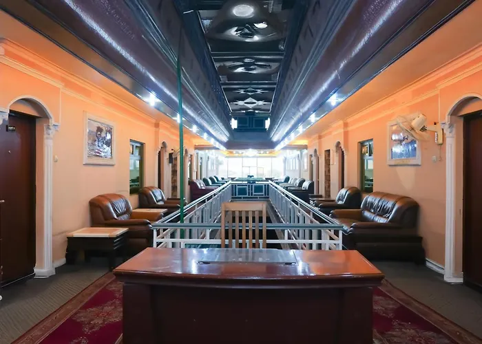 Roshan Plaza Hotel