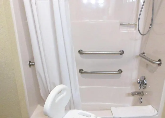 Saint Joseph Inn & Suites