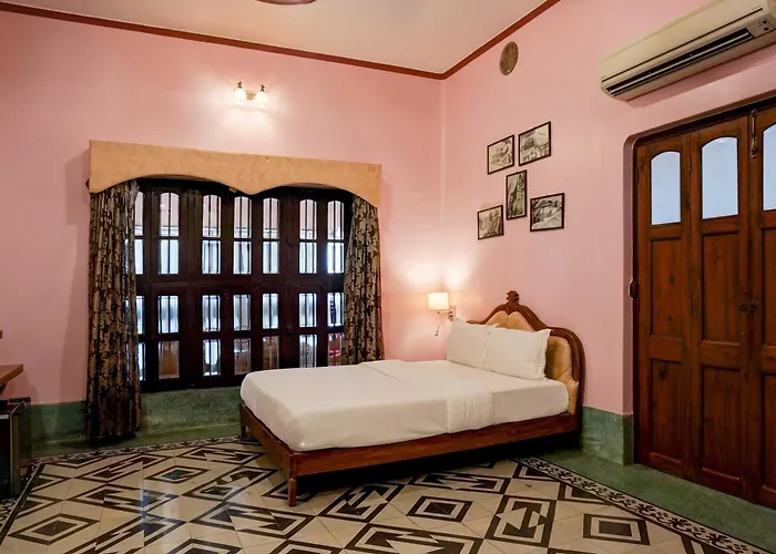 Palette By Checkin Heritage Scindia Ghat