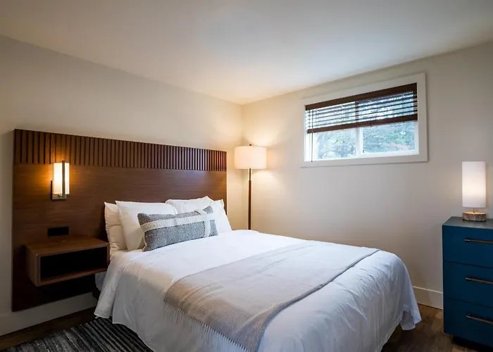 Manzanita Oceanfront Inn