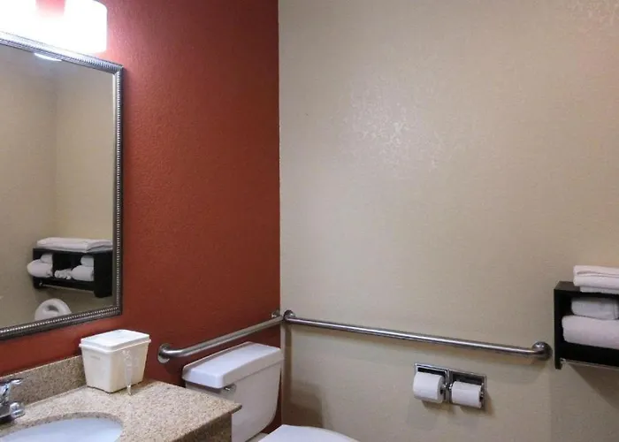 Saint Joseph Inn & Suites