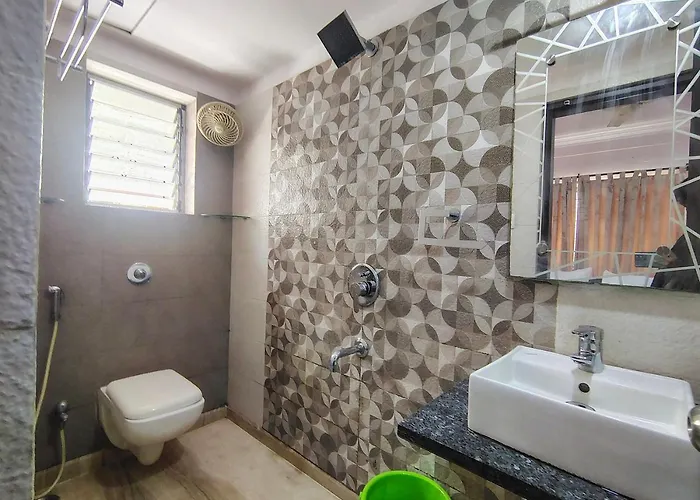 Hotel Star Spandan Inn, Near Axis Mall