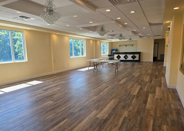 La Quinta Inn By Wyndham West Long Branch Nj Shore Area