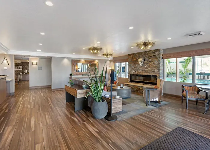 Best Western Plus Cottontree Inn