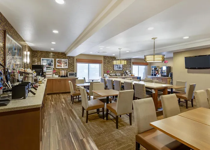 Best Western Plus Cottontree Inn