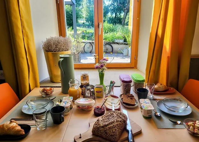 Les Deux Velos Chambres D'Hotes-Table D'Hotes