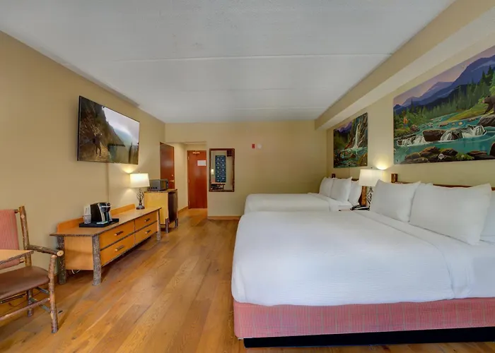 Bearskin Lodge On The River