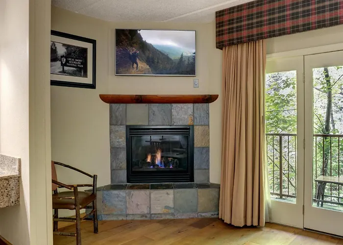 Bearskin Lodge On The River