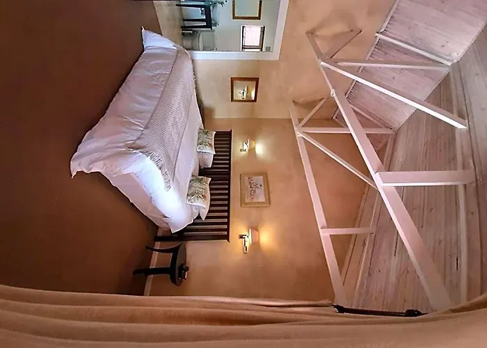 Leeuwenbosch Shearers Lodge - Amakhala Game Reserve