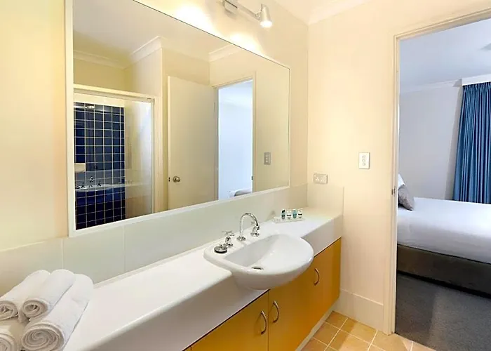 Lodestar Waterside Apartments