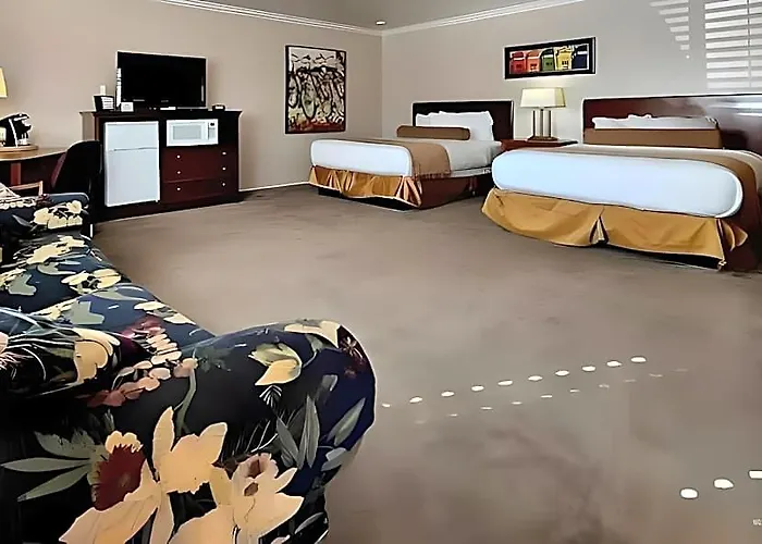 Econo Lodge Inn & Suites Vernal Near Dinosaur Monument