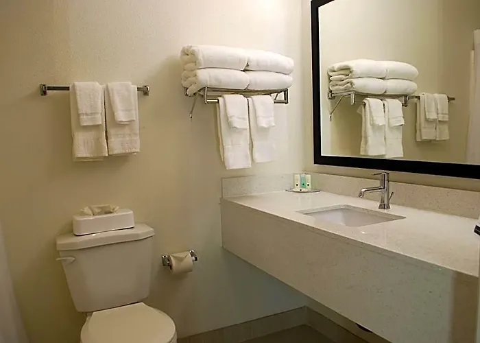 Quality Inn & Suites Fresno Northwest