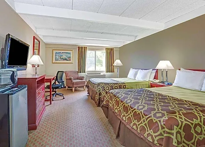 Travelodge By Wyndham Iowa City