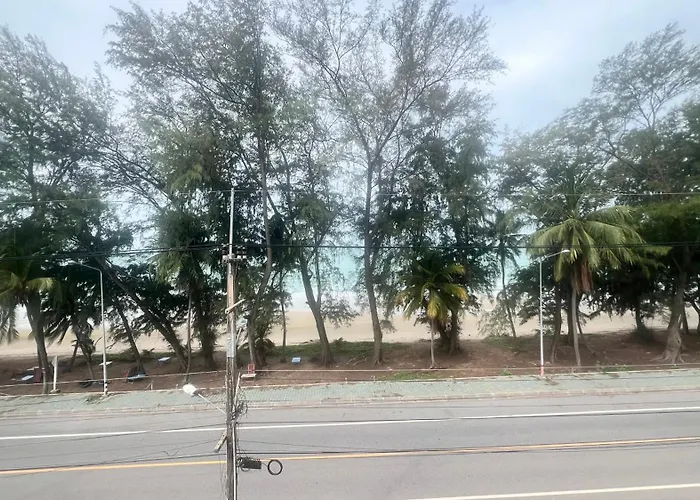 Sammy Seaview Mae Ramphueng Beach Front Homestay Apartment แซมมี่ ซีวิว ที่พักวิวทะเลหน้าหาดแม่รำพึง