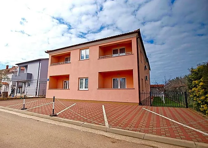Apartment 1282