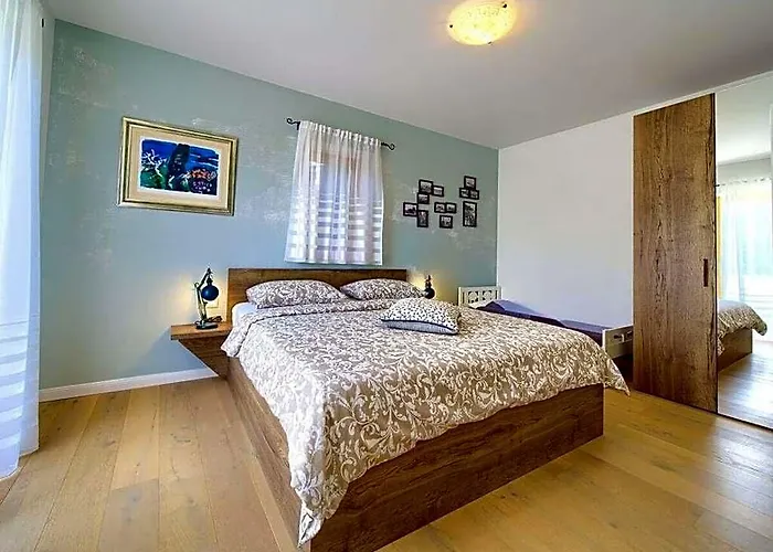 Laura Comfortable Holiday Residence