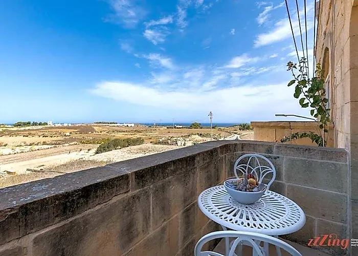 Pet Friendly Penthouse Rooftop Jacuzzi With Views