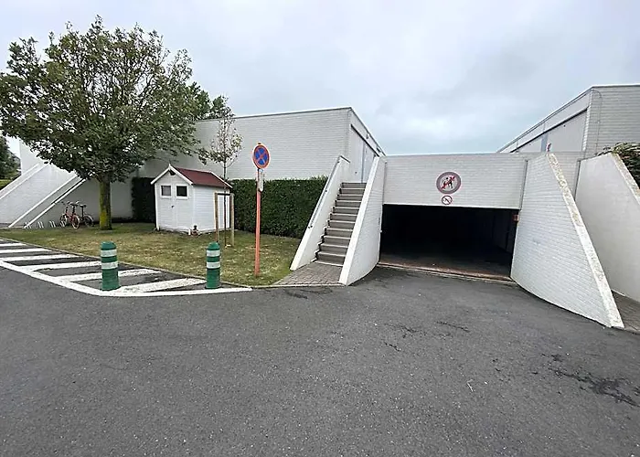 Modern Studio With Sea View And Garage