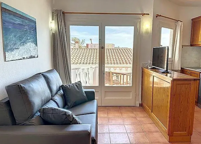 Roca Fornells, Comodo Apartamento F105