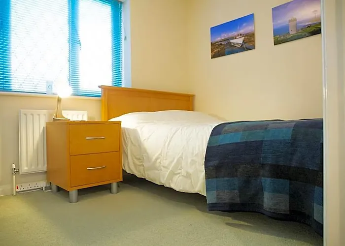 Reeve House | 2-Bed | Free Parking & Wi-Fi
