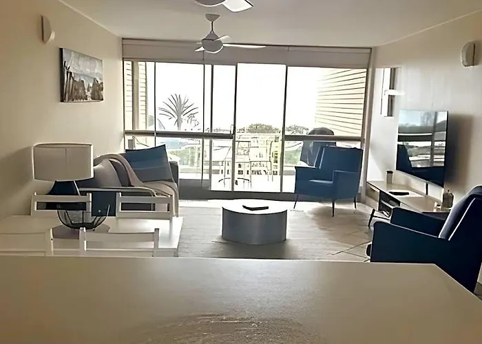 2 Bedroom Top Floor Unit - Ocean Views And Pool