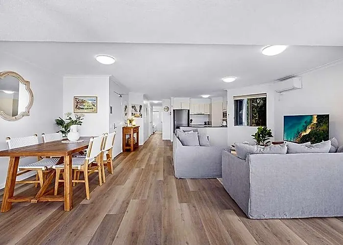 Belmore Palms ~ 2 Min To Surfie, Village & Beach