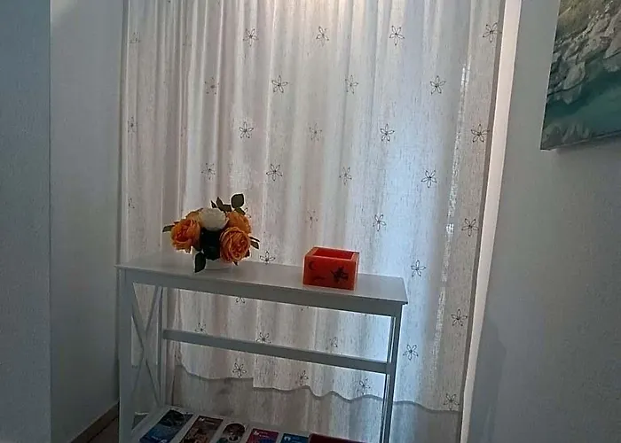 Dormitorio, Sala De Estar Y Bano Privado