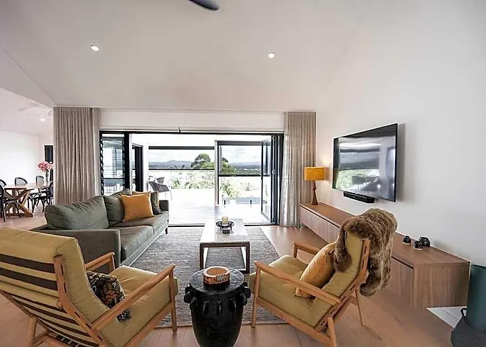 Sunset Lagoon ~ Noosa Luxury With Stunning Views