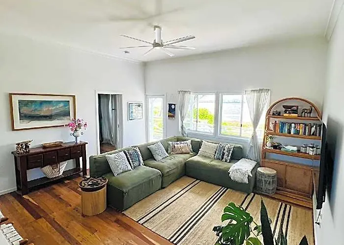 Bowen Beach House
