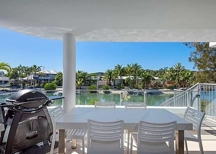 Secluded Oasis On The Water, Noosa Head