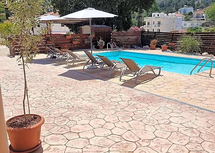 Potamos Guest House
