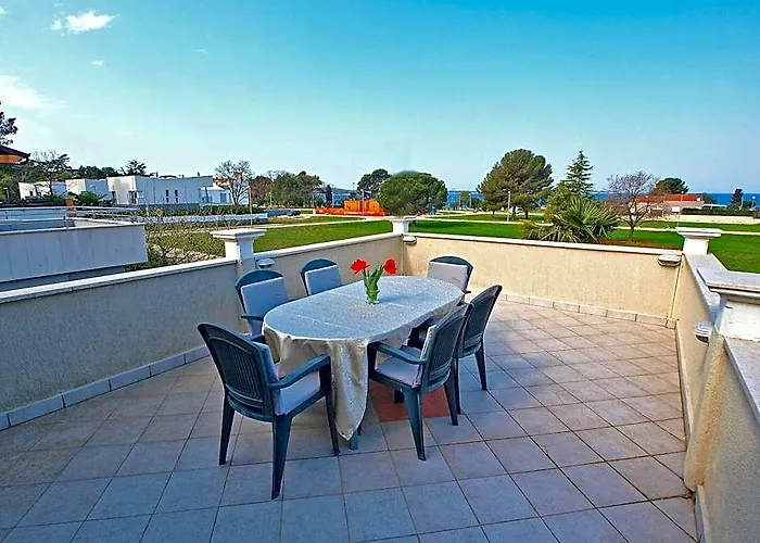 Apartment 589