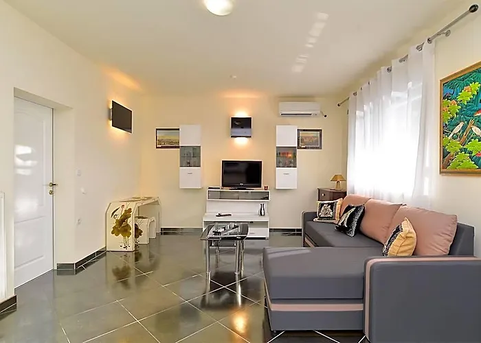 Apartment 1989