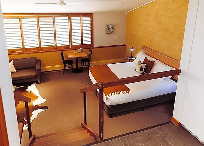 Prairie Hotel & Outback Lodge