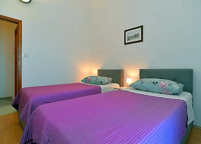 Apartment 31