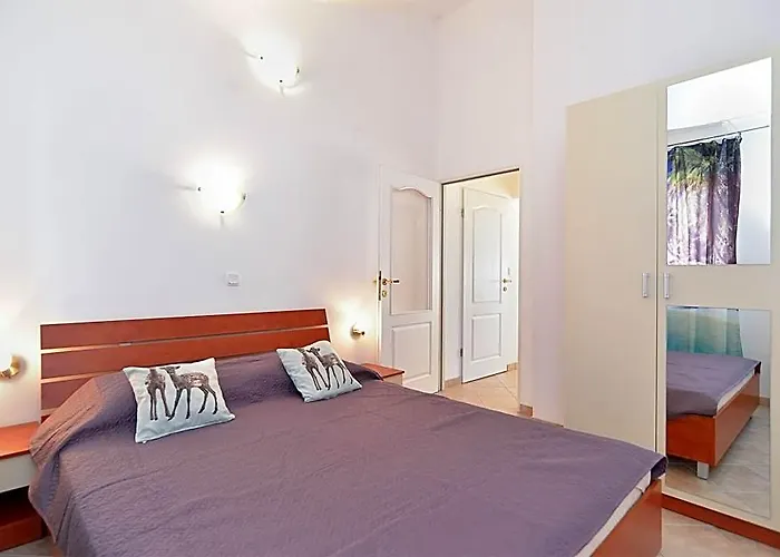 Apartment 1989