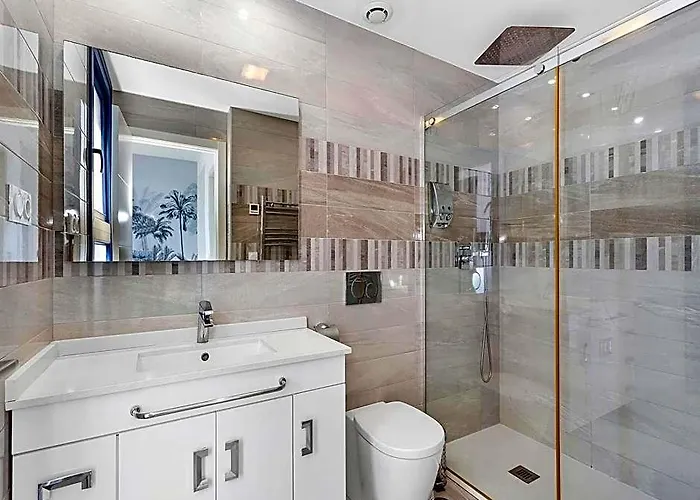 Luxury Penthouse With A Private Jacuzzi!