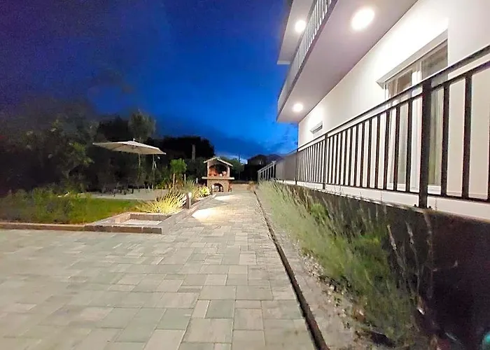 Apartment By The Sea