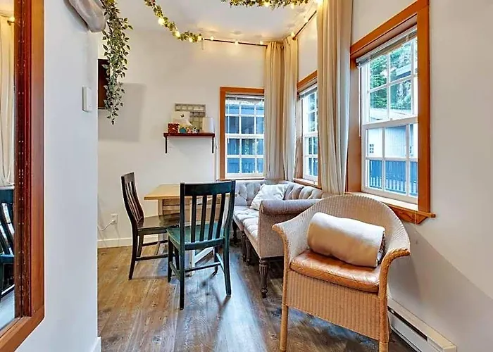 Grey Whale, Pet Friendly Studio At The Beach