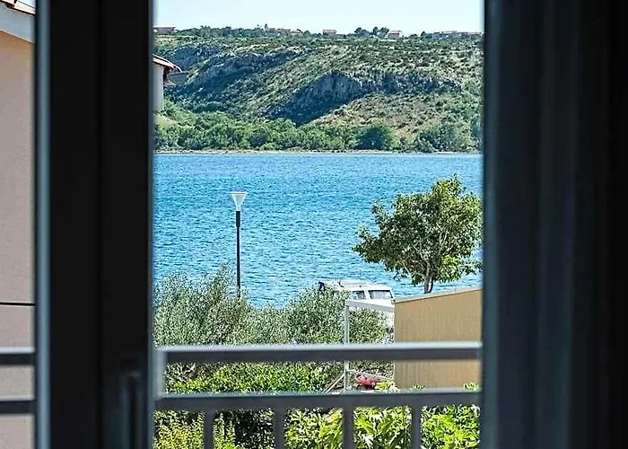 Apartment By The Sea