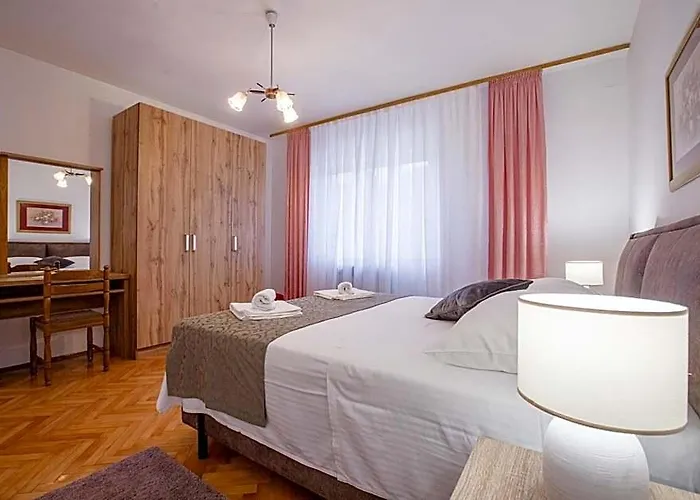 Apartments Dionis