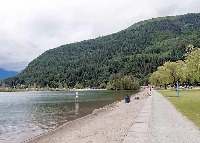 The Drift Walkable To Beach And Village