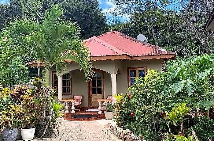 La Digue Island Bungalow